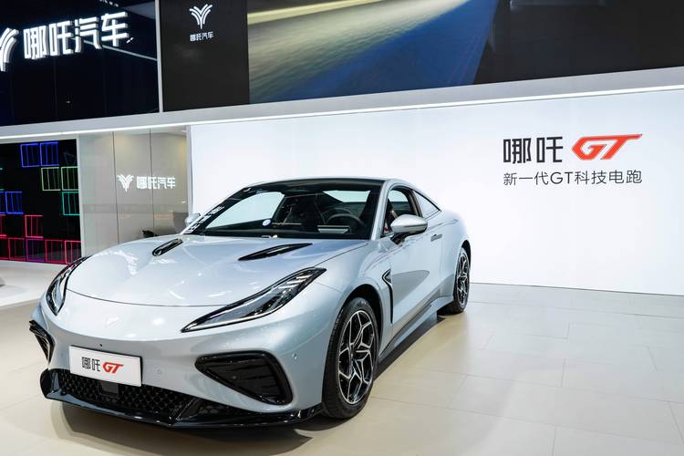 成都郫都区讯扬优企业管理咨询哪吒汽车在智能汽车领域的表现，领途汽车在新能源汽车市场中的影响力